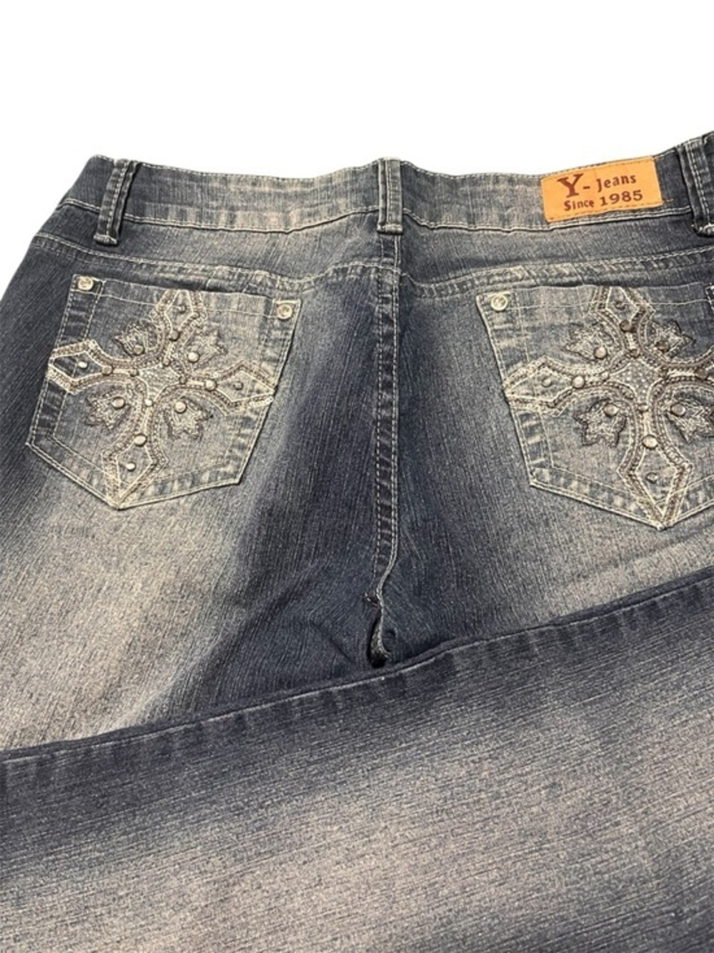 Women's Skinny Jeans in Faded Blue with Embroidered Pockets